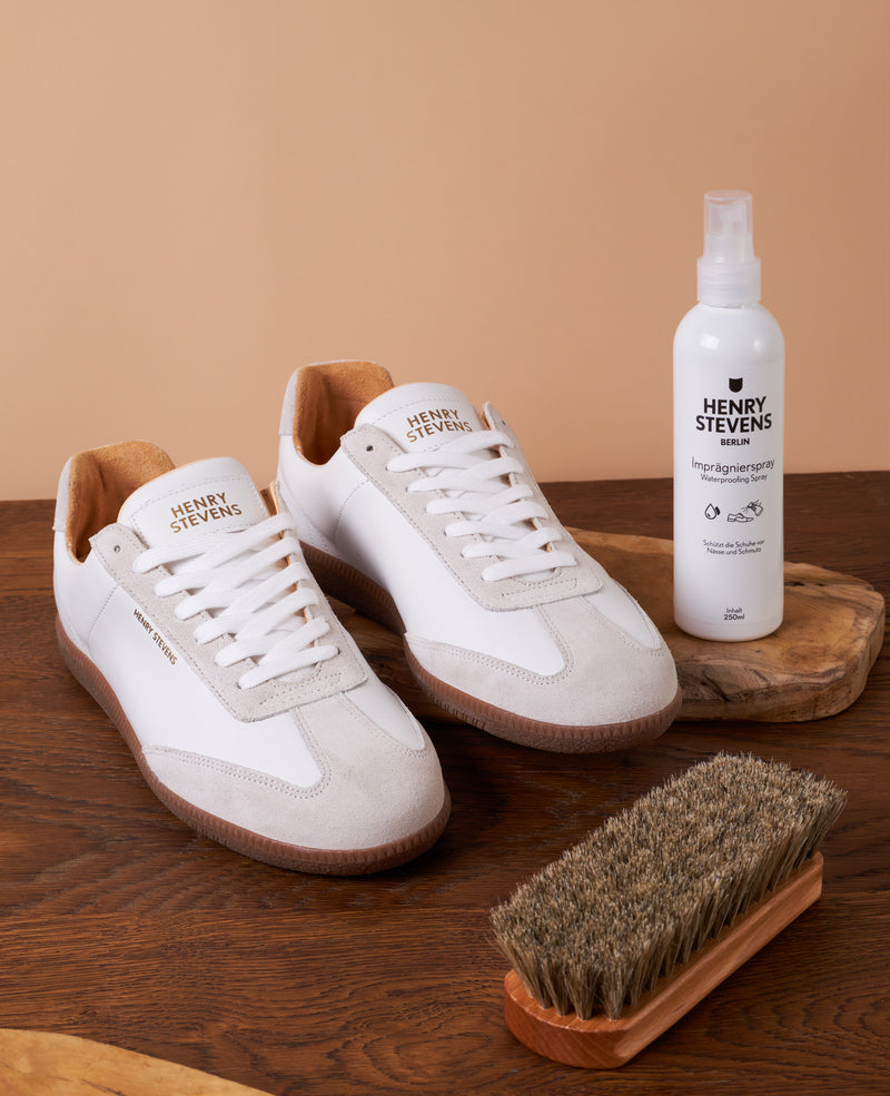 Text: Waterproofing Spray - Colorless